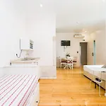 Arsenal Aparthotel 3*