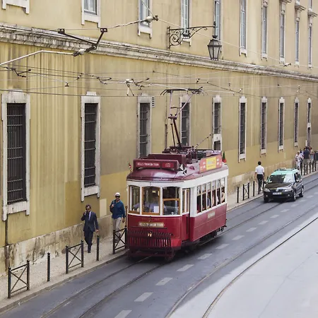 Aparthotel Arsenal 3*