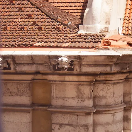 アーセナル スイーツ アパートホテル 3*