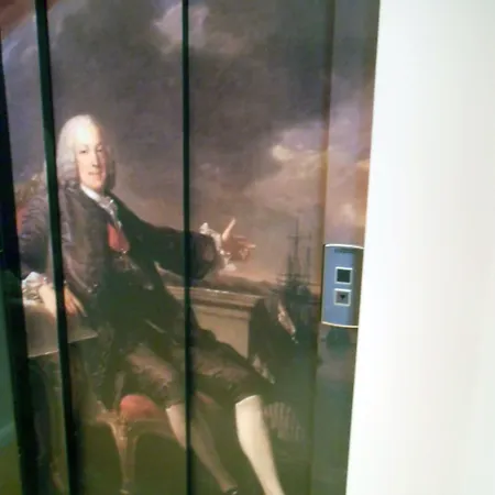 アパートホテル アーセナル スイーツ 3*