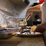 アーセナル スイーツ アパートホテル 3*